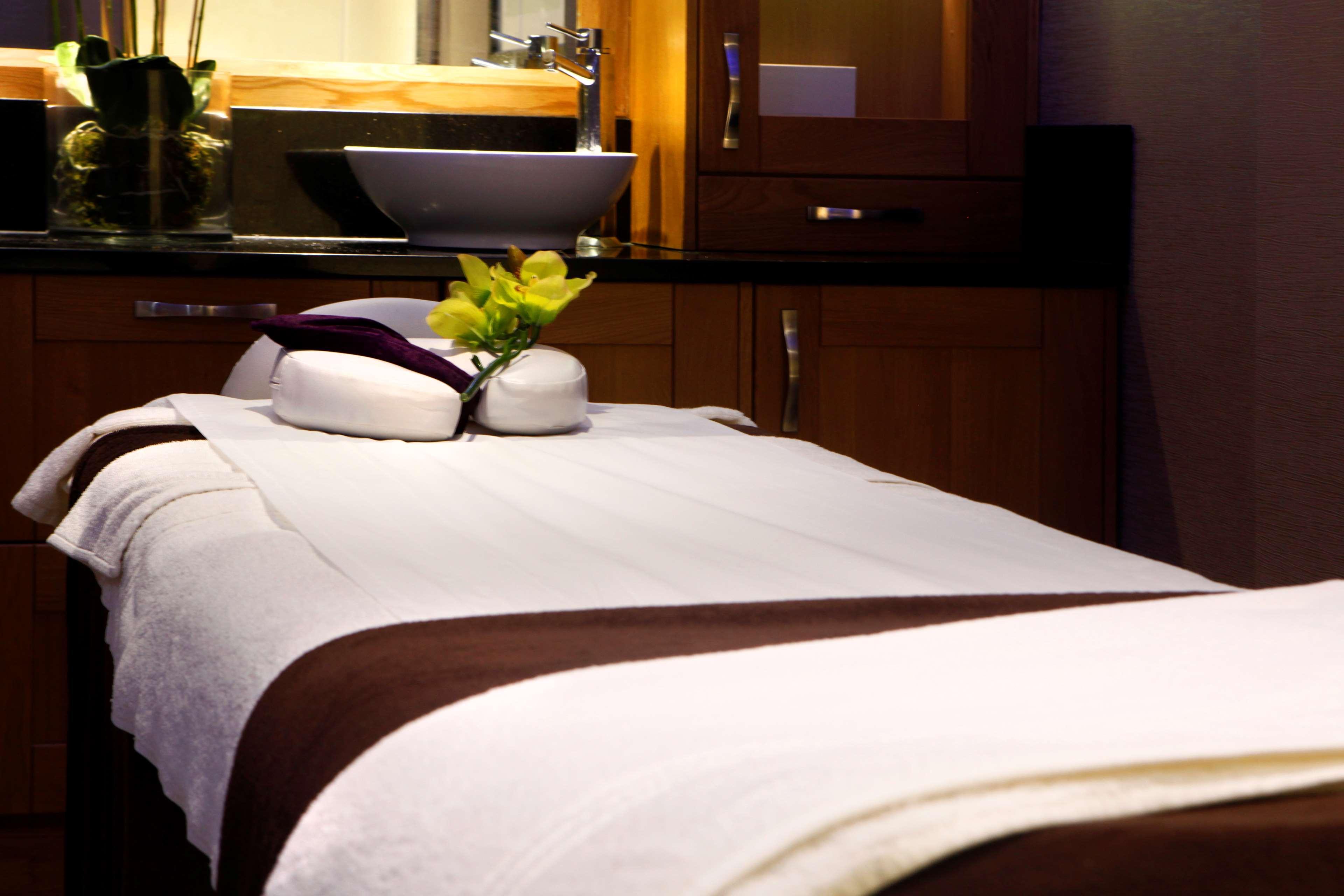 Отель Windmill Village Hotel, Golf Club & Spa, Bw Signature Collection 4*