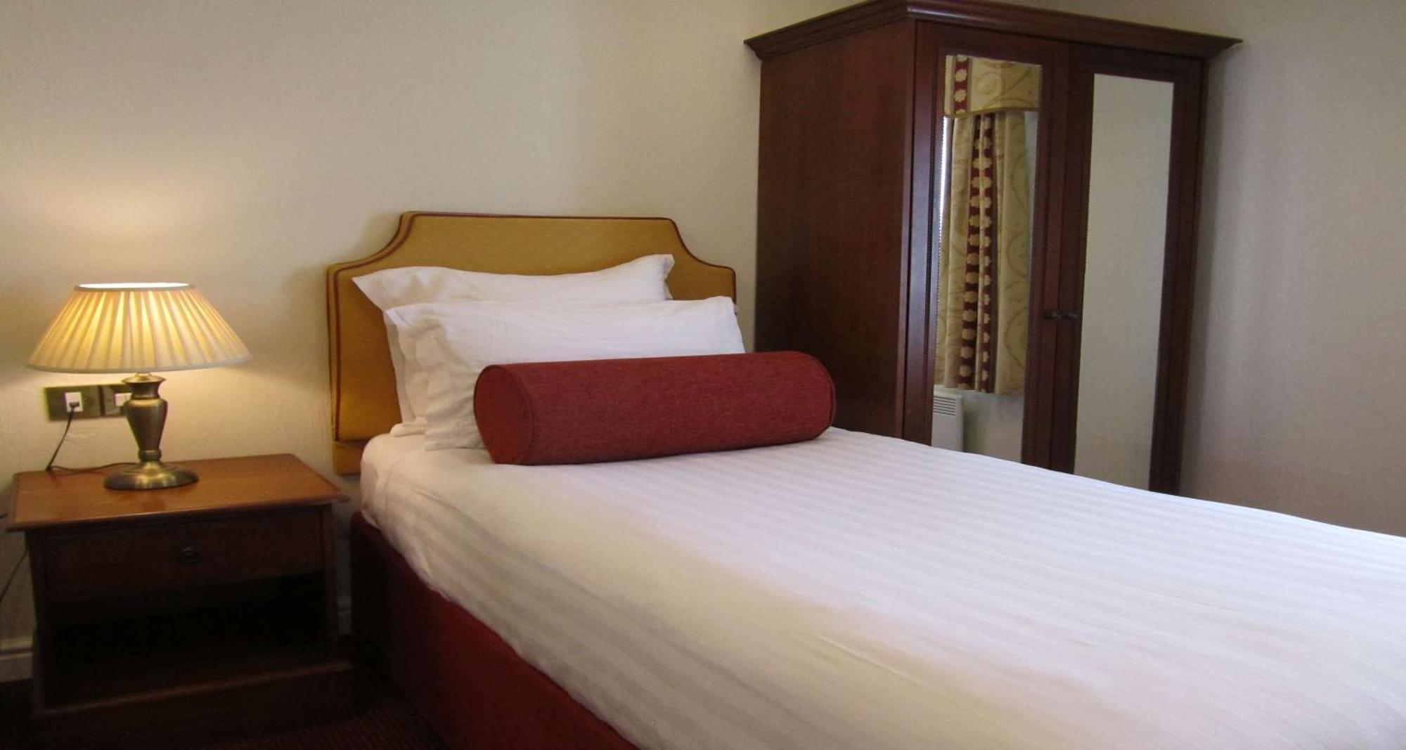 Отель Windmill Village Hotel, Golf Club & Spa, Bw Signature Collection