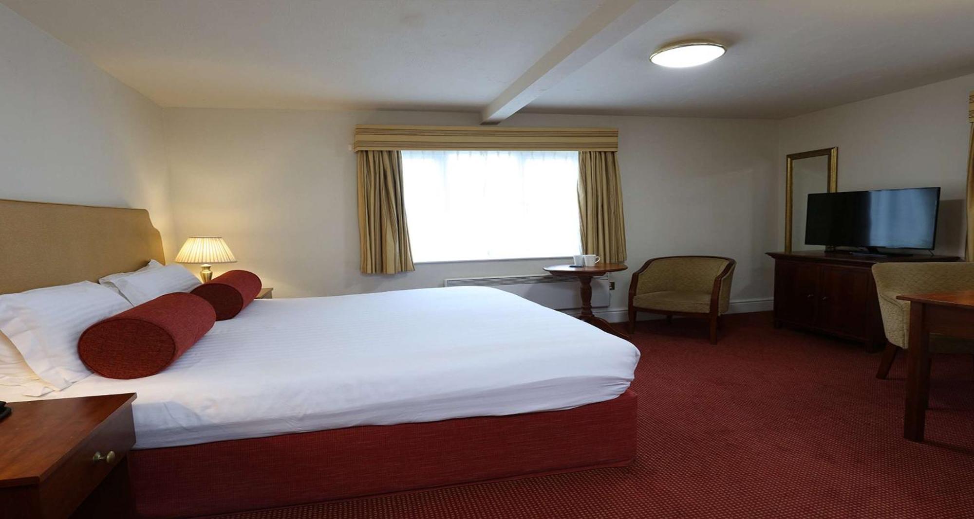 Windmill Village Hotel, Golf Club & Spa, Bw Signature Collection Отель