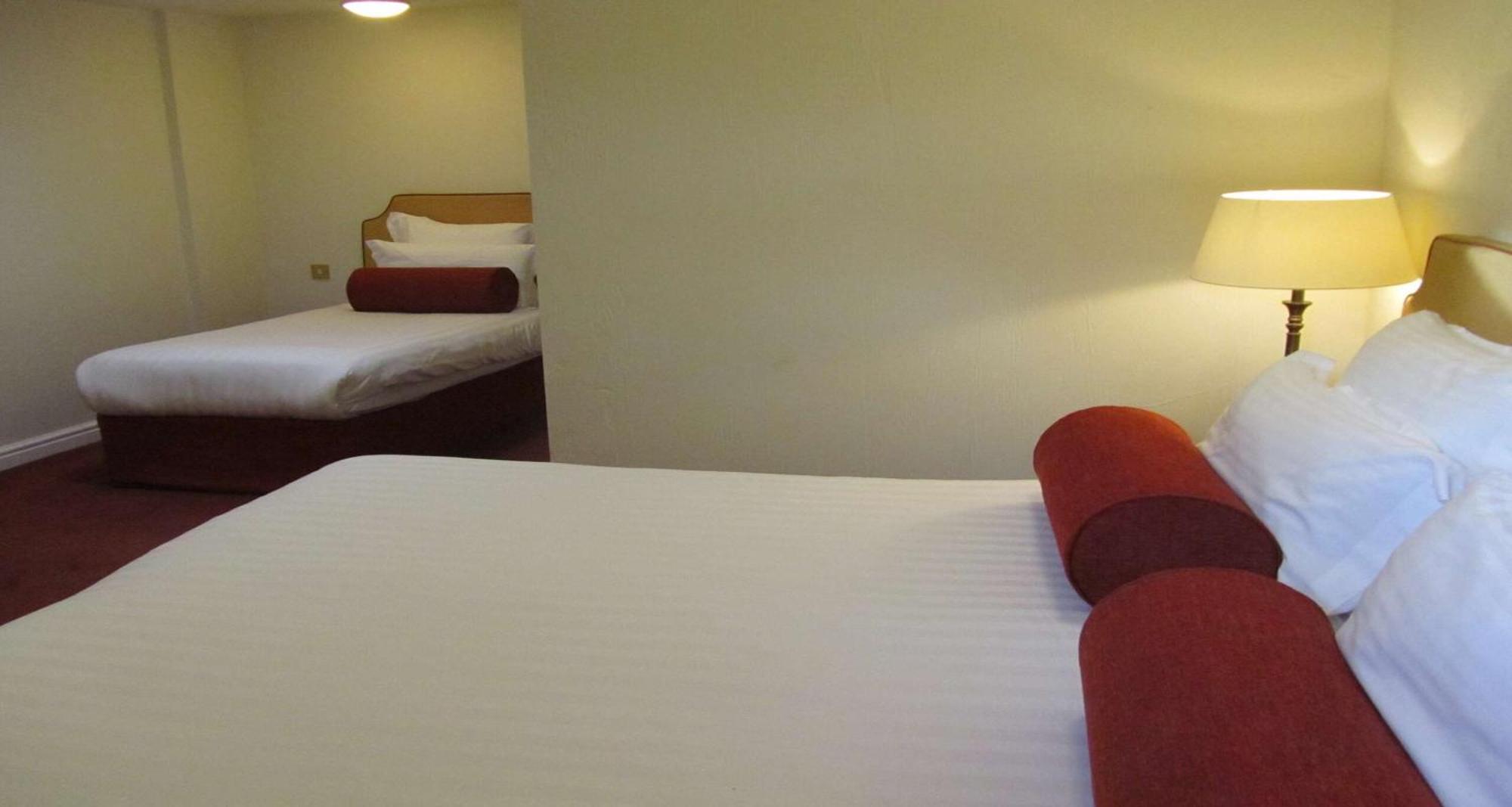 Отель Windmill Village Hotel, Golf Club & Spa, Bw Signature Collection 4*